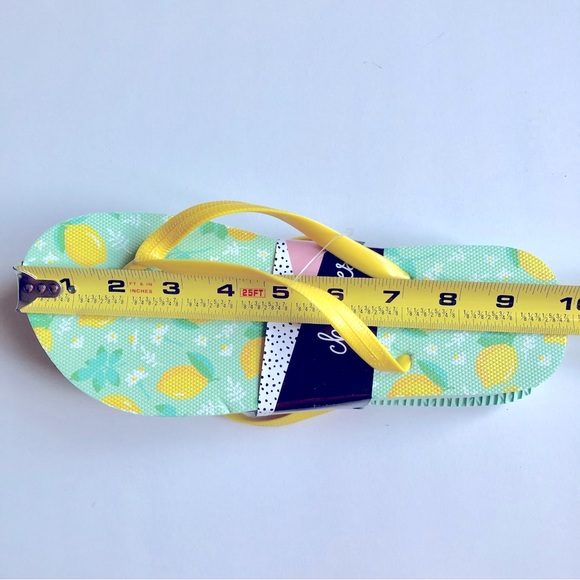 3/$15 LEMONS Flip Flops Sandals Yellow Medium Size 7 Women’s NEW - Picture 7 of 15